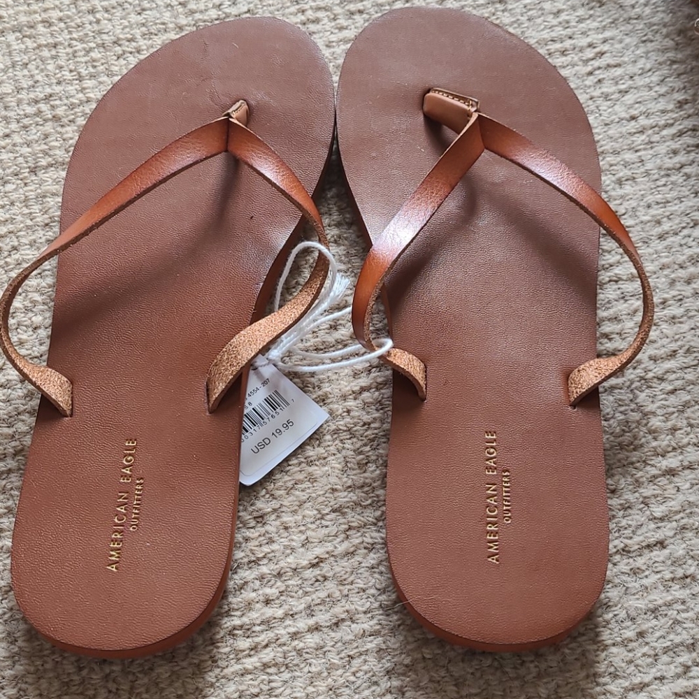 American Eagle leather flip flop New with tag